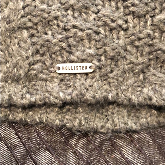 HOLLISTER CROP SWEATER - Picture 2 of 4